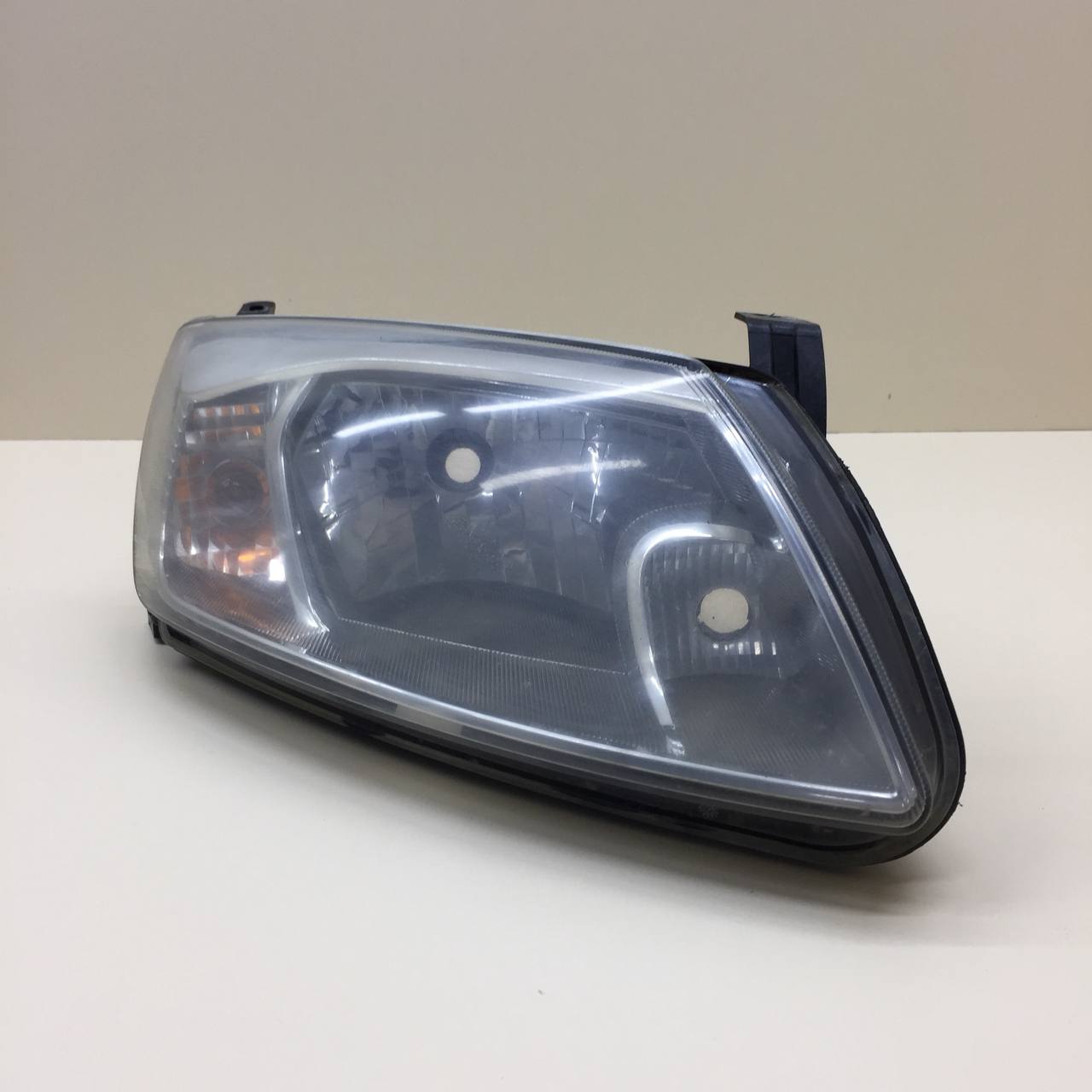 Фара правая Lada Granta 2011>