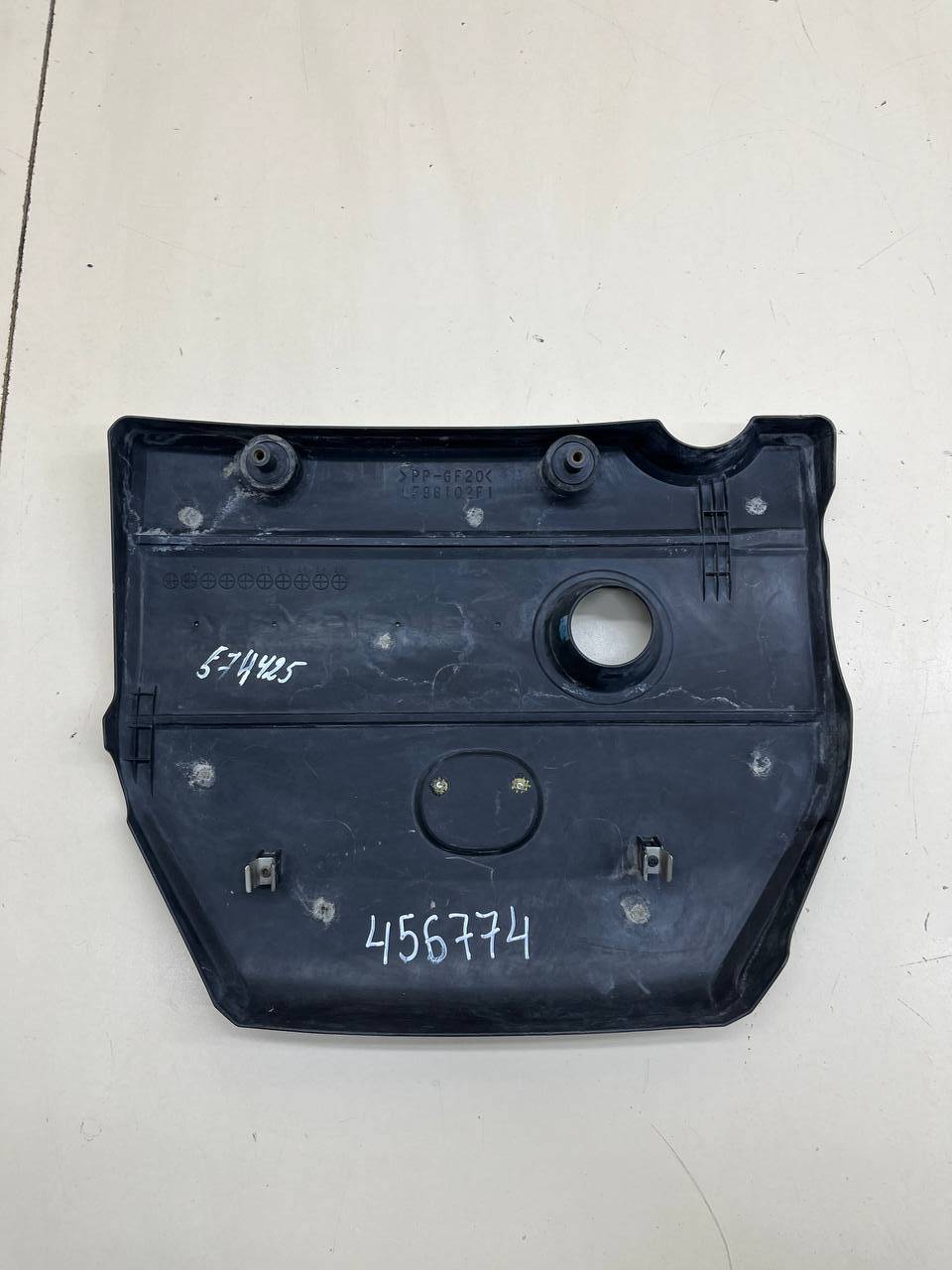 Крышка двигателя декоративная Mazda Mazda 6 (GH) 2007-2012 Крышка двигателя декоративная Mazda Mazda 6 (GH) 2007-2012