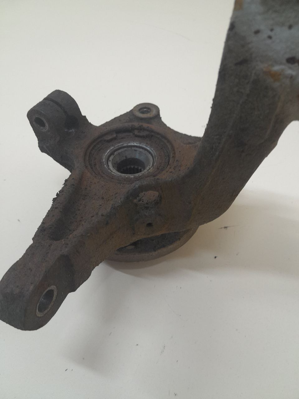 Кулак поворотный передний правый Peugeot 206 1998-2012