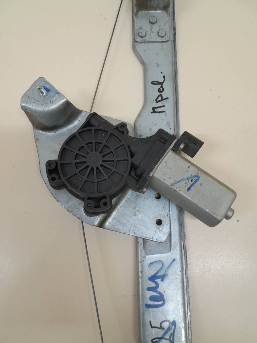 Стеклоподъемник электр. передний левый Renault Sandero 2009-2014