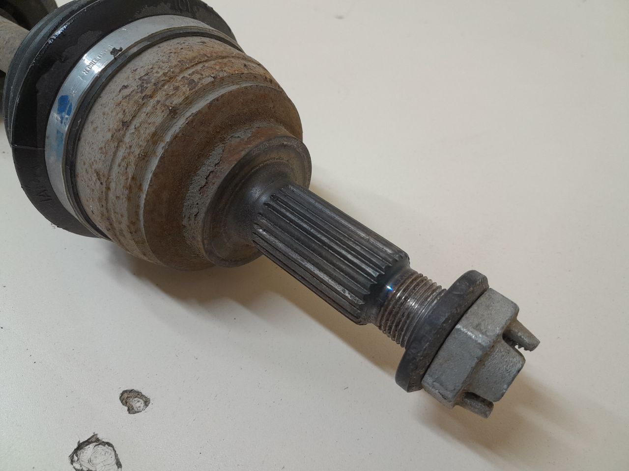 Полуось передняя правая Renault Logan (1) 2005-2014 Полуось передняя правая Renault Logan (1) 2005-2014
