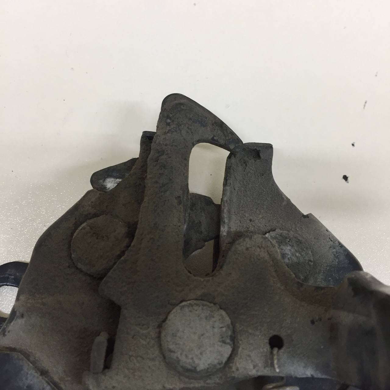 Замок капота Toyota Corolla E180 2013-2019