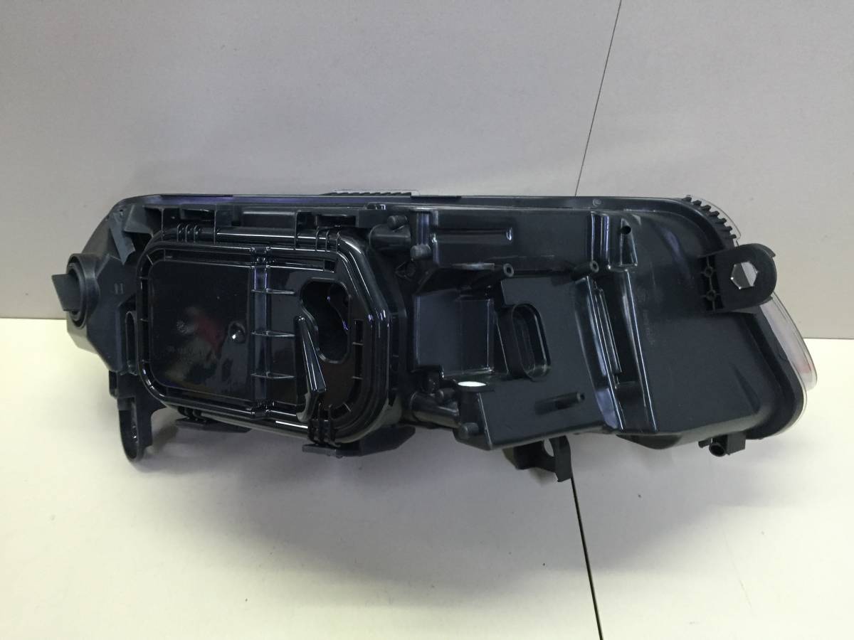 Фара левая Audi A6 (C6) 2005-2011