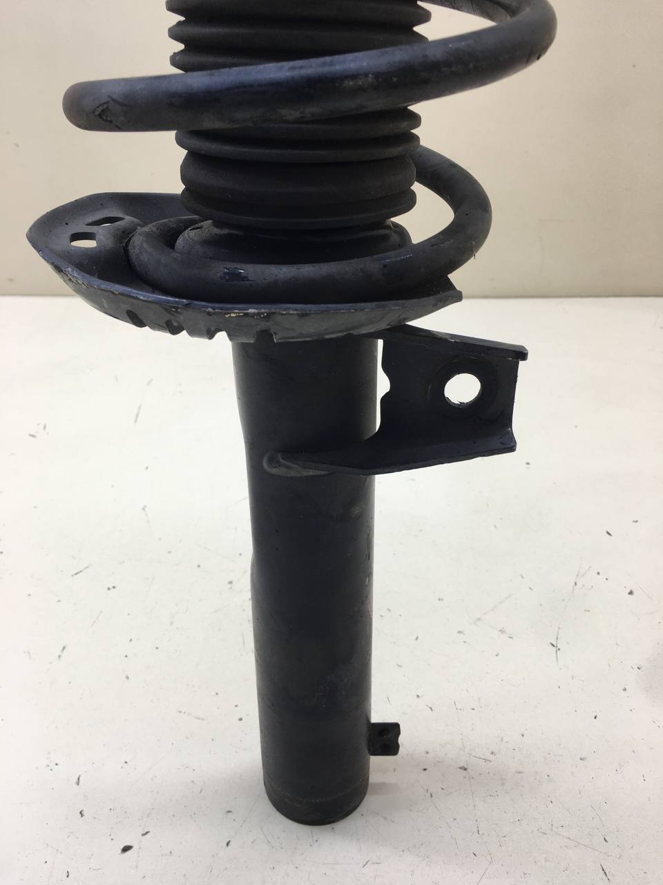 Амортизатор передний Volkswagen Touran (1T3) 2010>