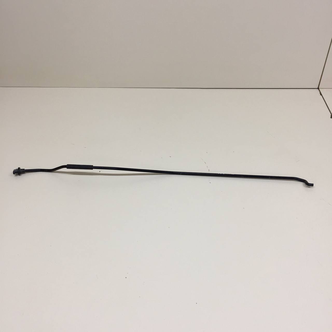 Держатель капота Mazda Mazda 3 (BM) 2013-2016 Держатель капота Mazda Mazda 3 (BM) 2013-2016