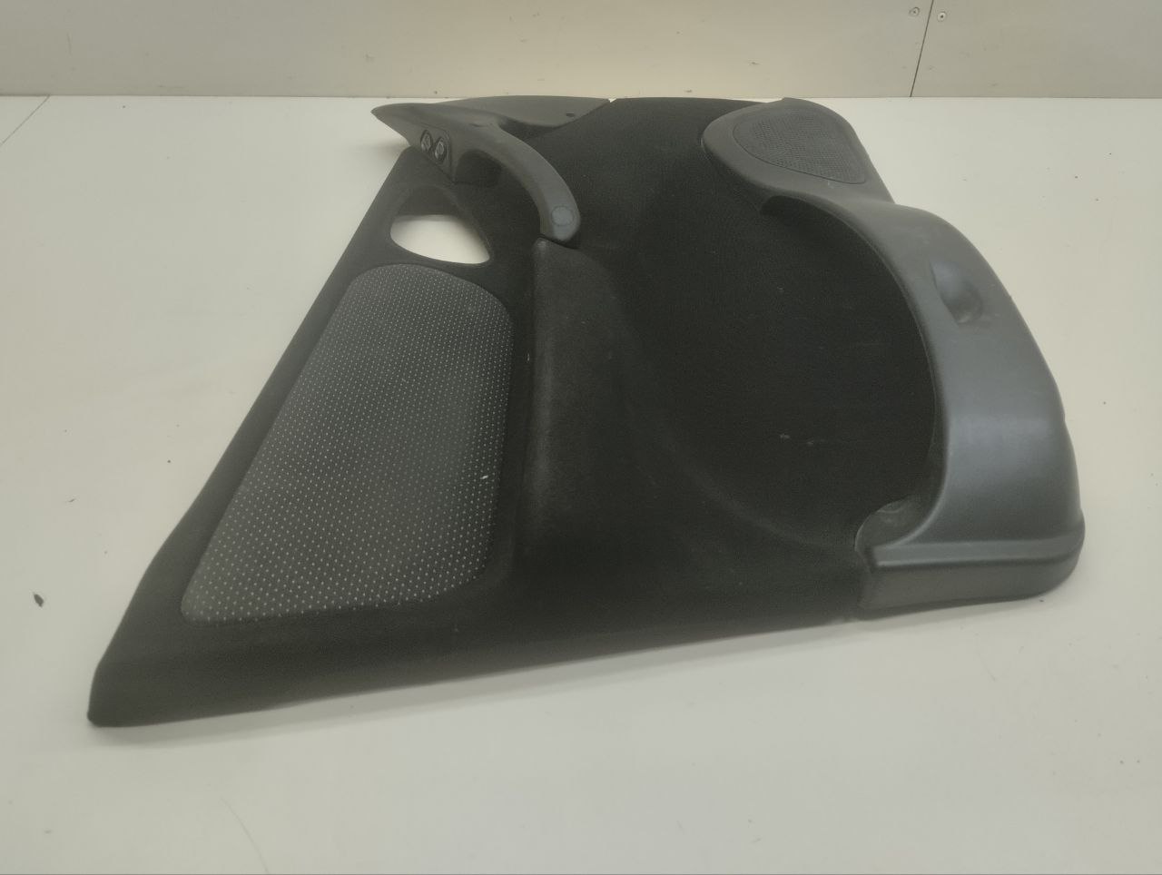 Обшивка двери передней левой Chevrolet Niva 2009-2020