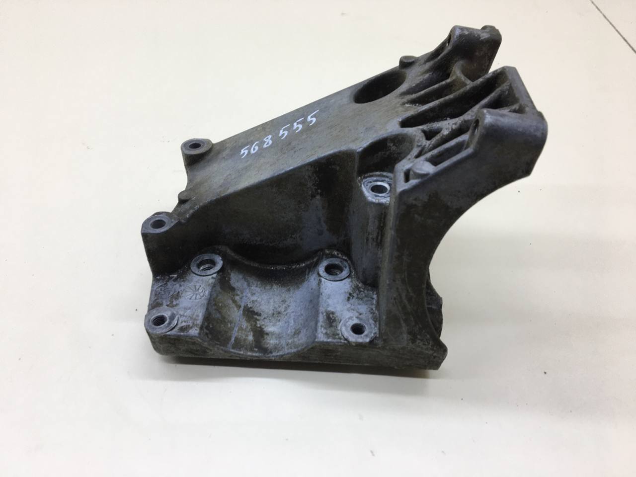 Кронштейн кондиционера Ford Focus 2 (DA) 2005-2008 Кронштейн кондиционера Ford Focus 2 (DA) 2005-2008