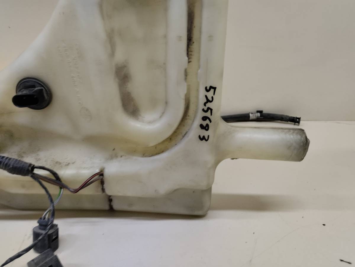 Бачок омывателя Audi Q7 (4L) 2005-2015