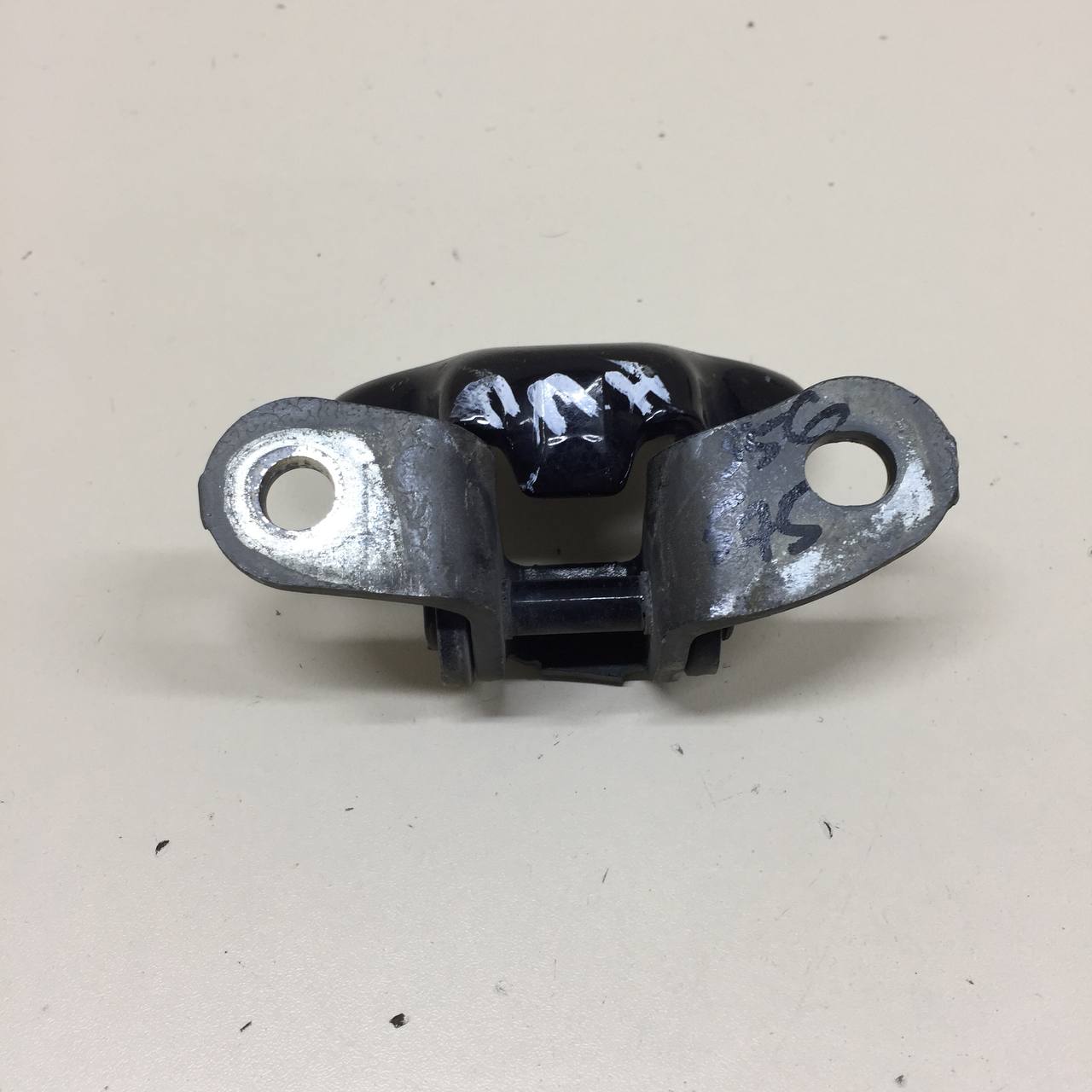 Петля двери передней правой нижняя Toyota Land Cruiser Prado (J150) 2009-2022 Петля двери передней правой нижняя Toyota Land Cruiser Prado (J150) 2009-2022