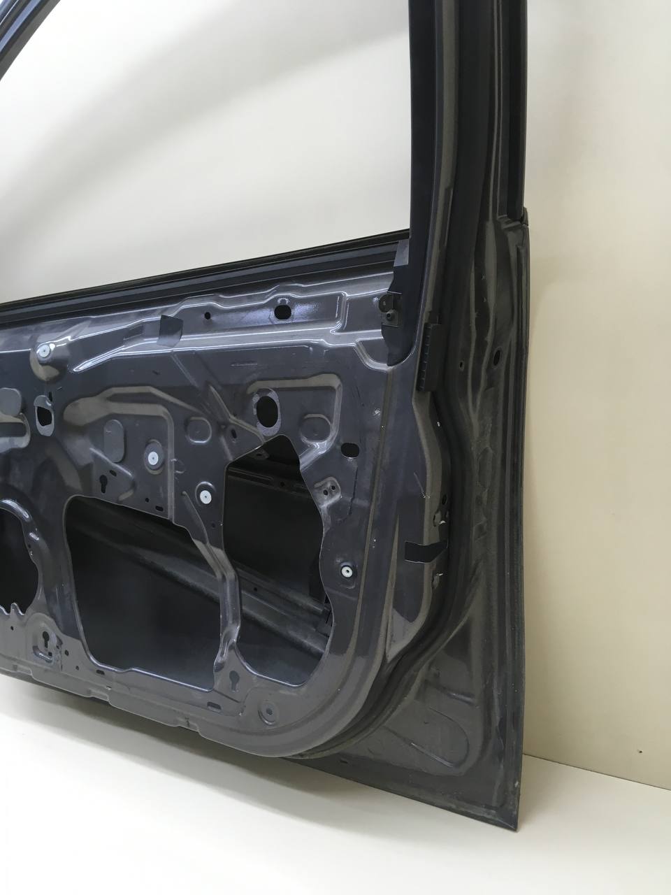 Дверь передняя правая Ford Focus 3 2011> Дверь передняя правая Ford Focus 3 2011>
