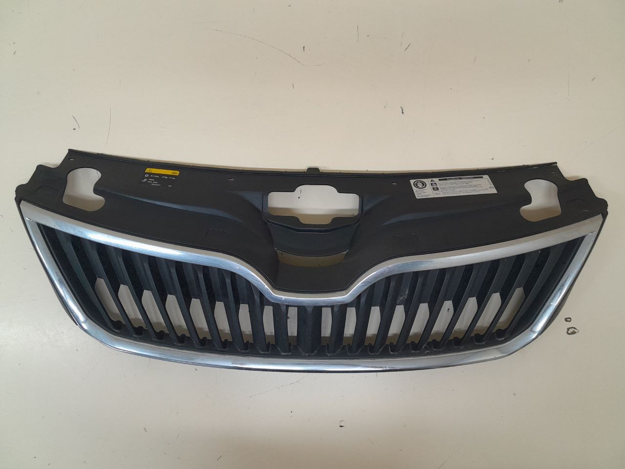 Решетка радиатора Skoda Rapid 2012-2020