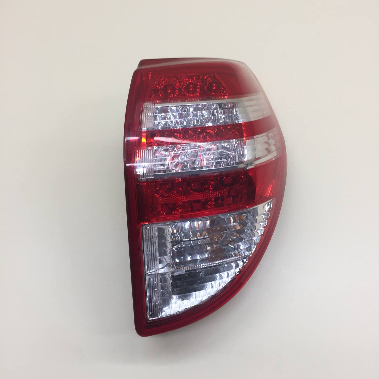 Фонарь задний правый Toyota Rav 4 (A30) 2006-2013
