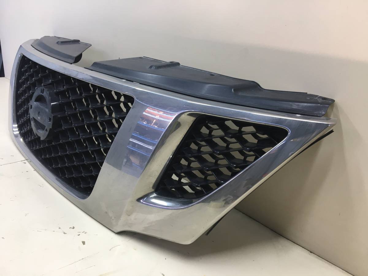 Решетка радиатора Nissan Patrol (Y62) 2010>