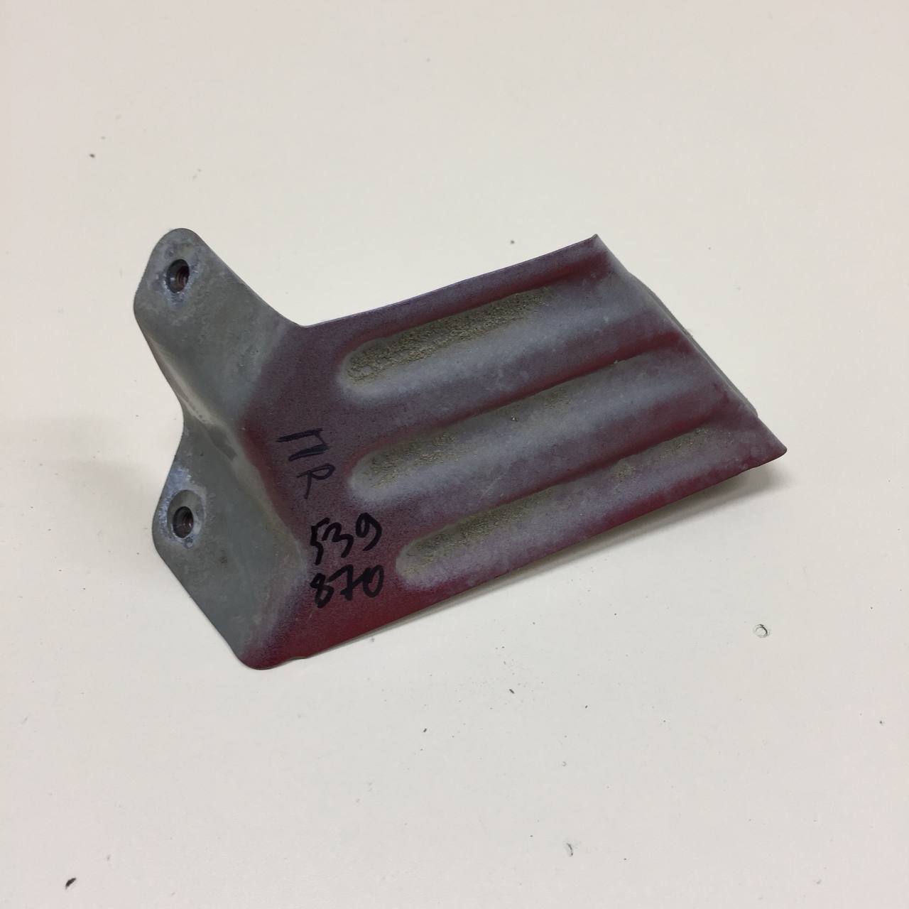 Кронштейн крепления крыла Lada Vesta 2015>