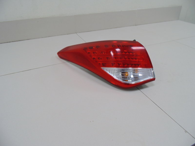 Фонарь задний наружный левый Hyundai i40 (VF) 2011>