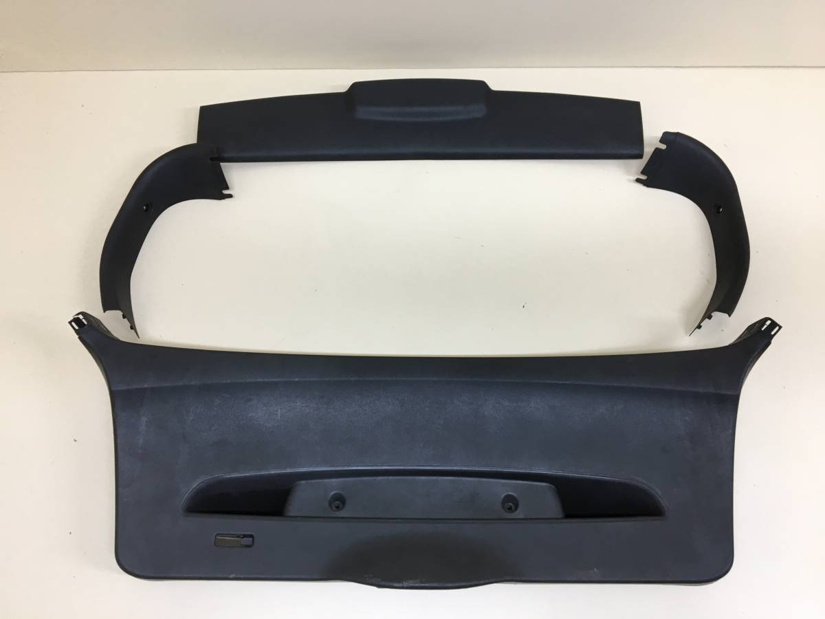 Обшивка крышки багажника BMW 1-series E87/E81 2004-2011
