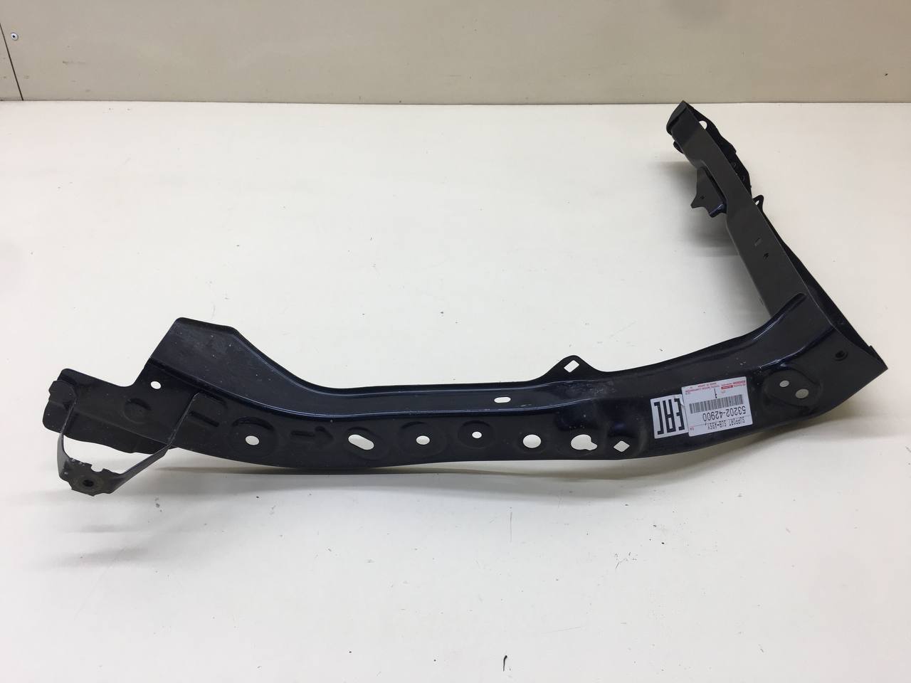 Кронштейн радиатора Toyota Rav 4 (XA50) 2018>