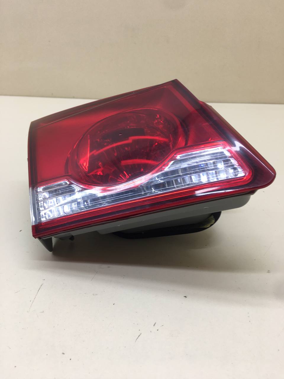 Фонарь задний внутренний левый Chevrolet Cruze (J300) 2009-2016