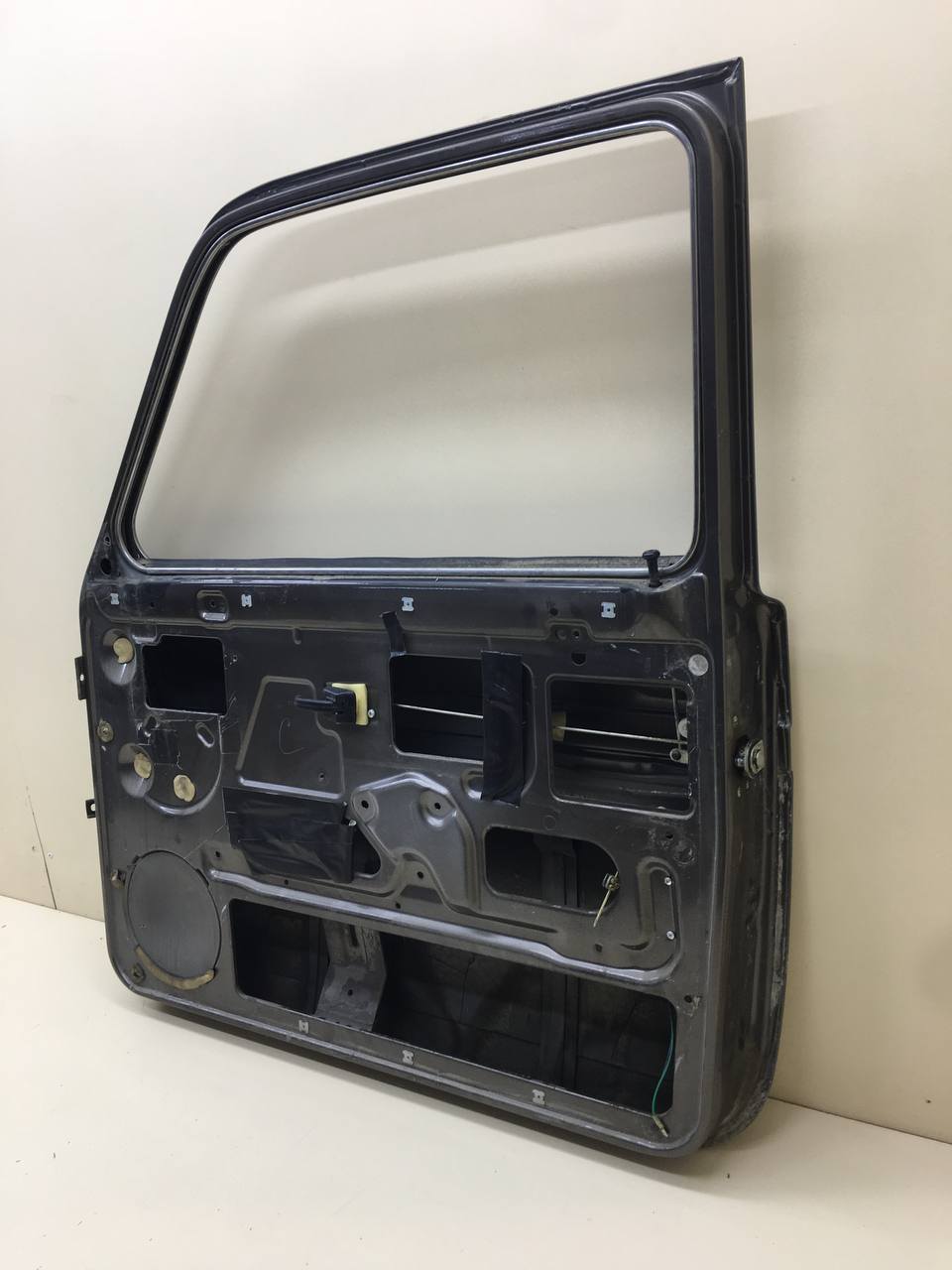 Дверь передняя правая Lada Niva 4х4 2121 1977-2021