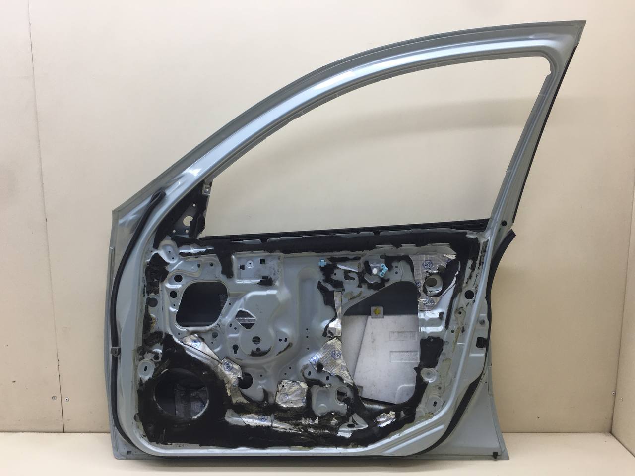Дверь передняя правая Nissan Almera Classic (B10) 2006-2013
