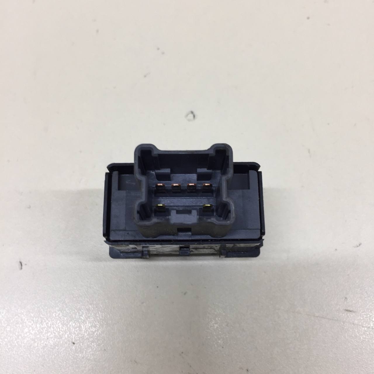 Кнопка обогрева сидений Nissan Note (E11) 2006-2013 Кнопка обогрева сидений Nissan Note (E11) 2006-2013