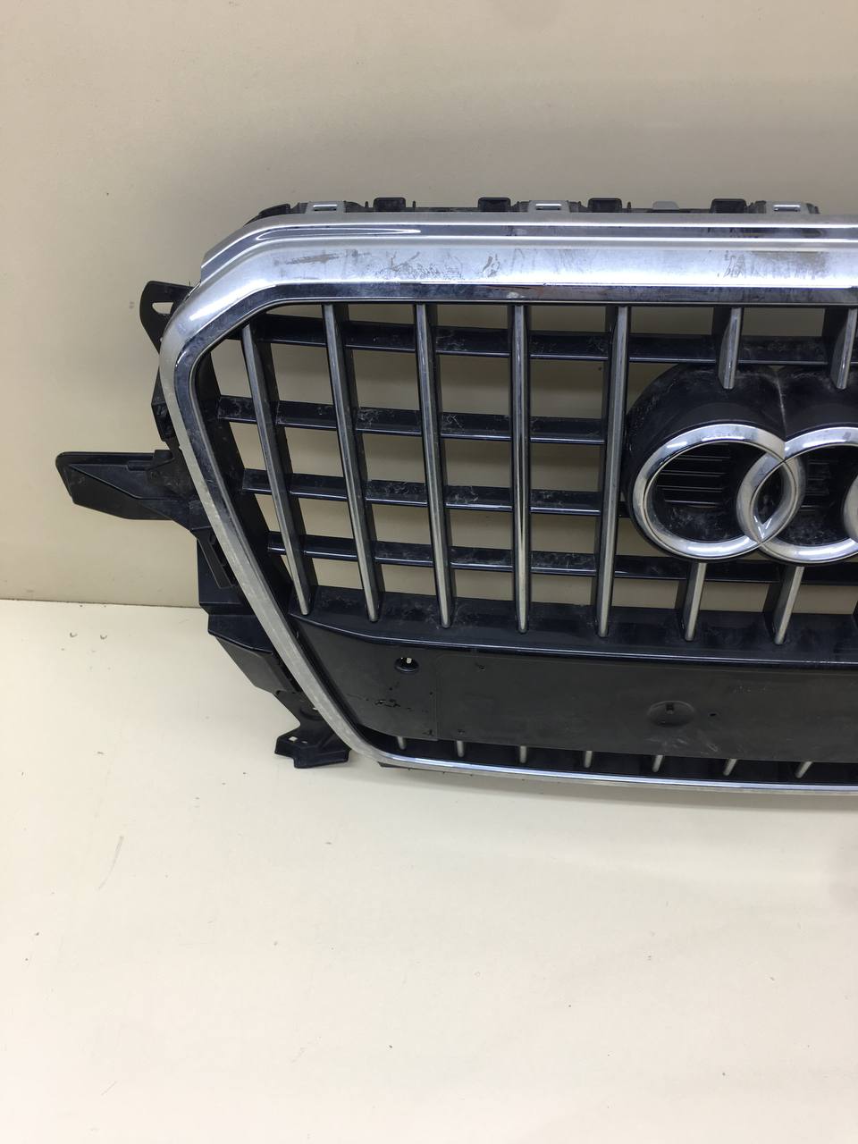Решетка радиатора Audi Q5 (8R) 2008-2017