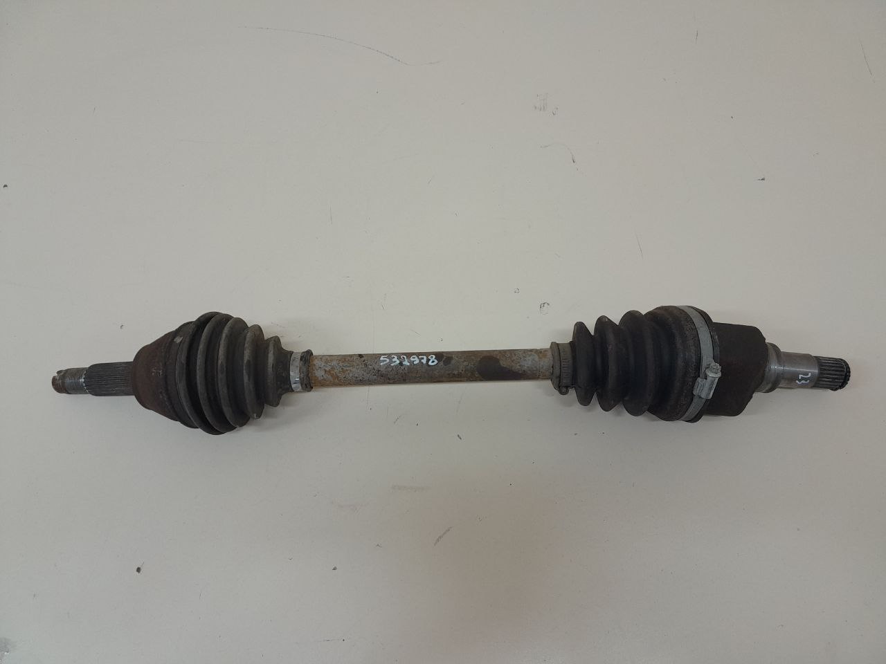 Полуось передняя левая Ford Fiesta (MK5) 2002-2008 Полуось передняя левая Ford Fiesta (MK5) 2002-2008