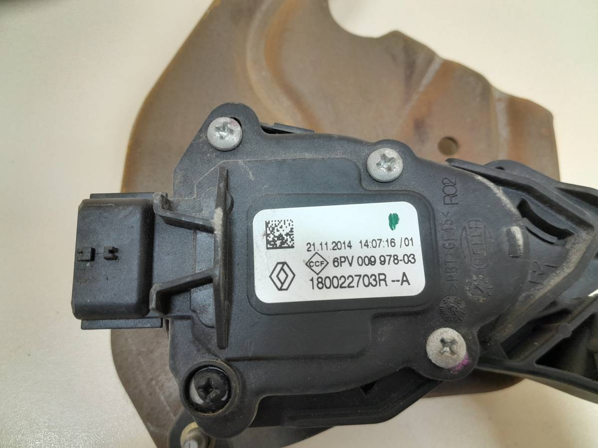 Педаль газа Renault Logan (2) 2014>