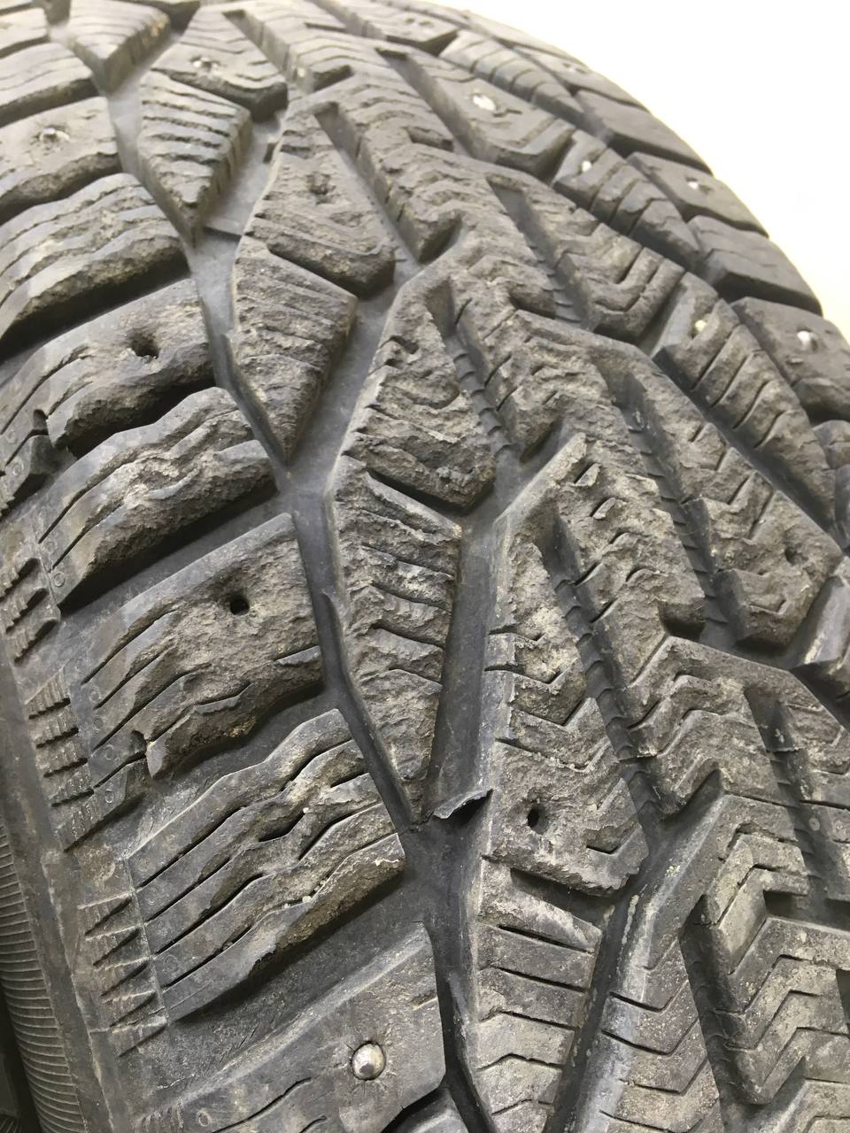 Шины к-кт R17 Зимние шипованные Tigar SUV Ice