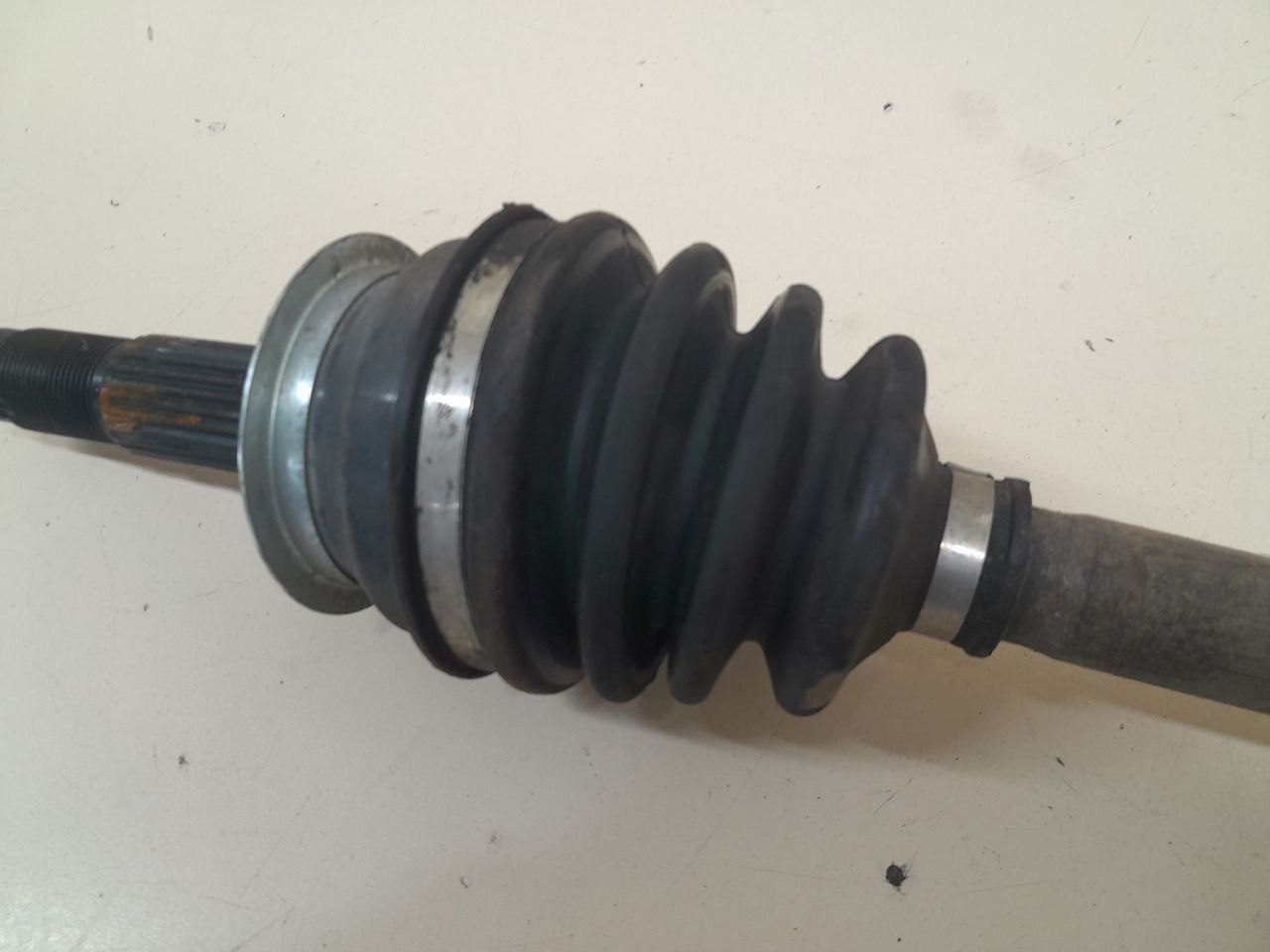 Полуось передняя правая Chevrolet Cobalt (T250) 2011-2015 Полуось передняя правая Chevrolet Cobalt (T250) 2011-2015