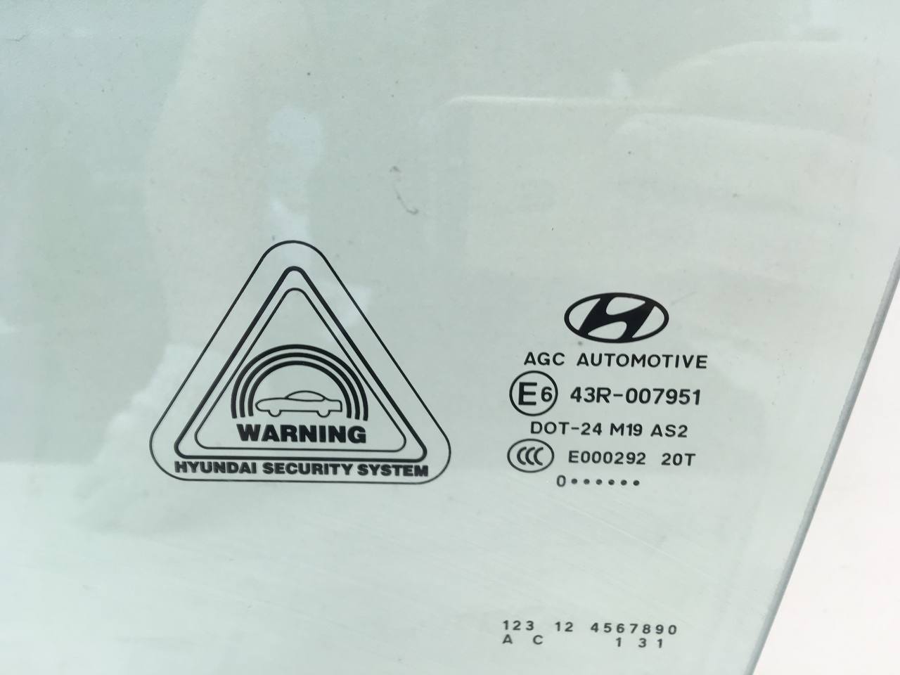 Стекло двери передней левой Hyundai ix35 (LM) 2010-2015