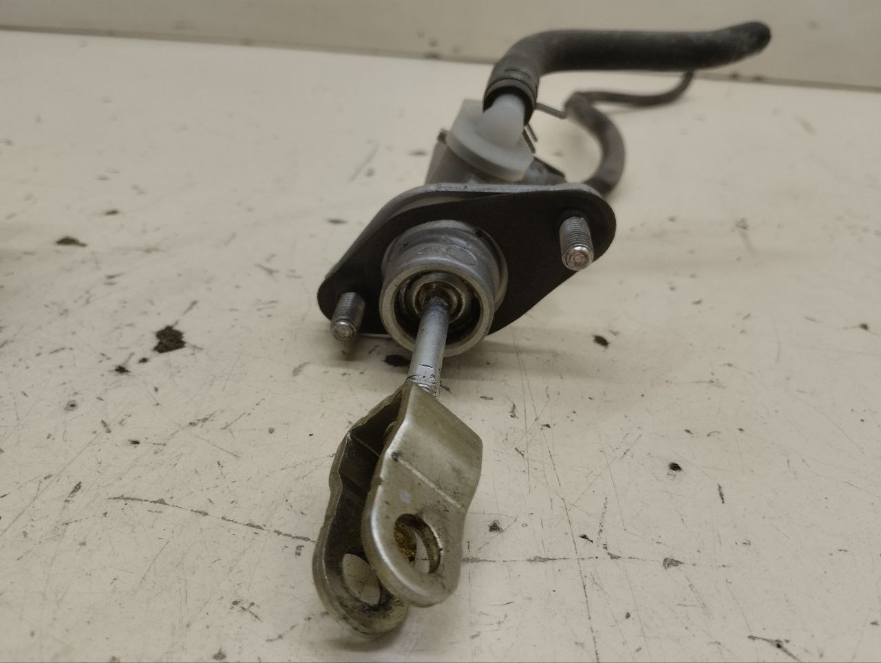 Цилиндр сцепления главный Mitsubishi Lancer 9  (CS/Classic) 2000-2011