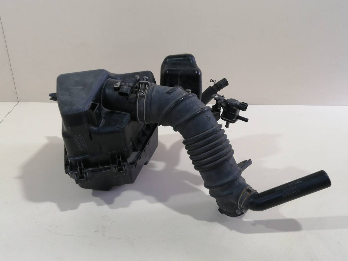 Корпус воздушного фильтра Toyota Estima (R50) 2006>