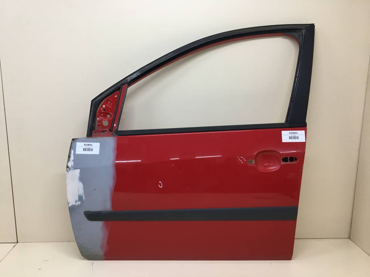 Дверь передняя левая Ford Fiesta (MK5) 2002-2008