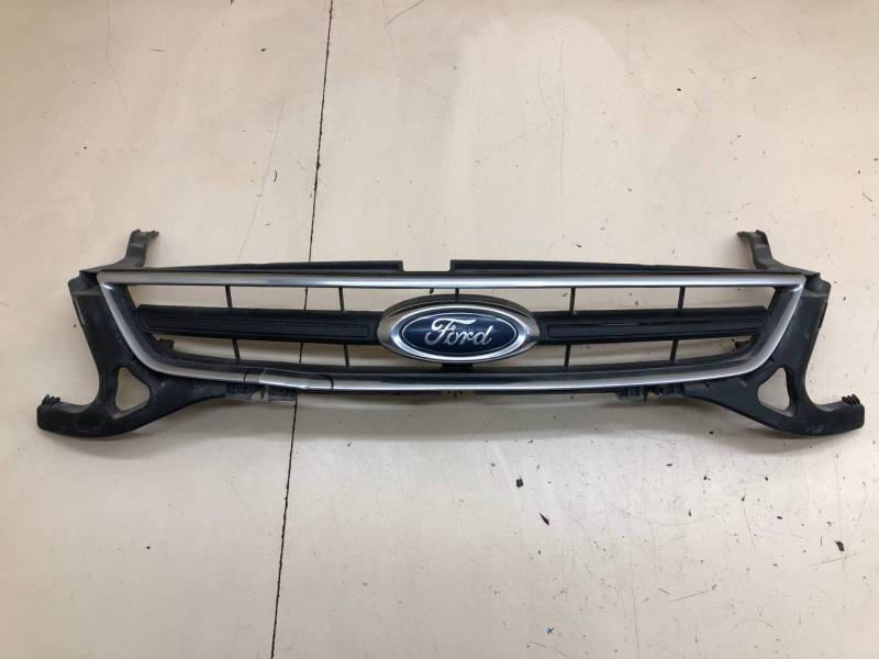 Решетка радиатора Ford Mondeo 4 2007-2015
