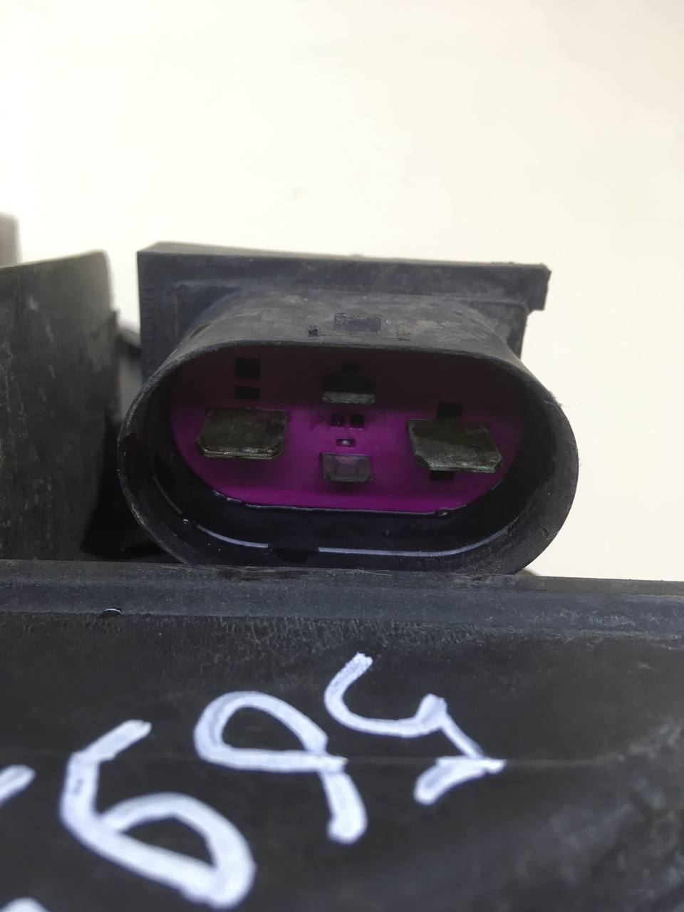 Диффузор вентилятора Volkswagen Tiguan (5N2) 2011-2016