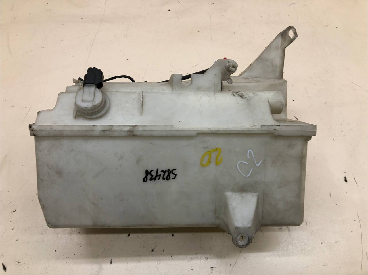 Бачок омывателя лобового стекла Volvo XC60 2008-2017