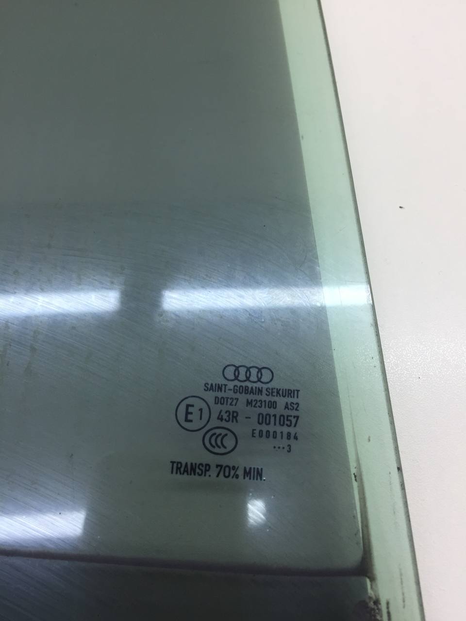 Стекло двери задней правой Audi A3 (8V) 2013>