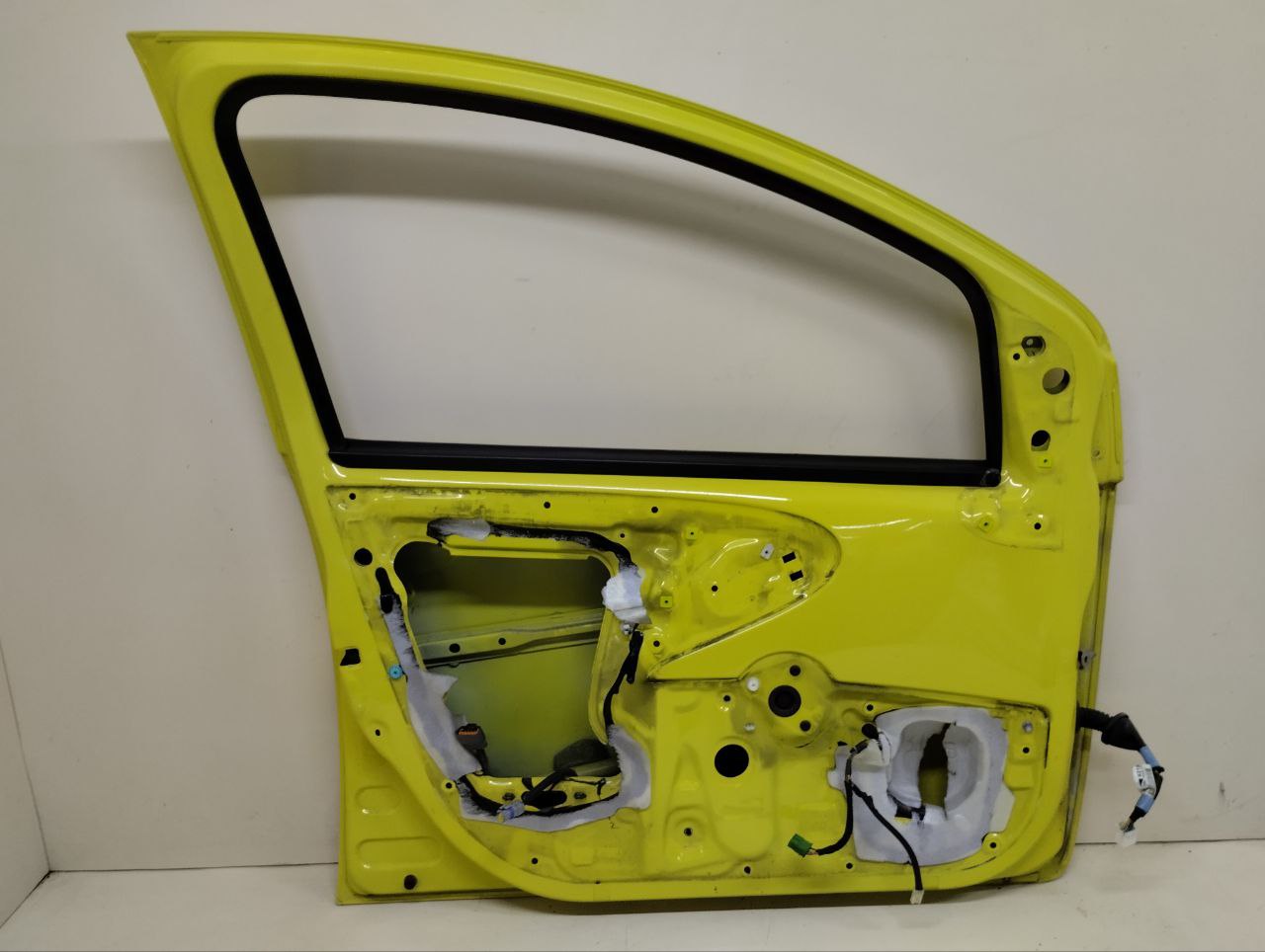 Дверь передняя левая Peugeot 107 2006-2014 Дверь передняя левая Peugeot 107 2006-2014