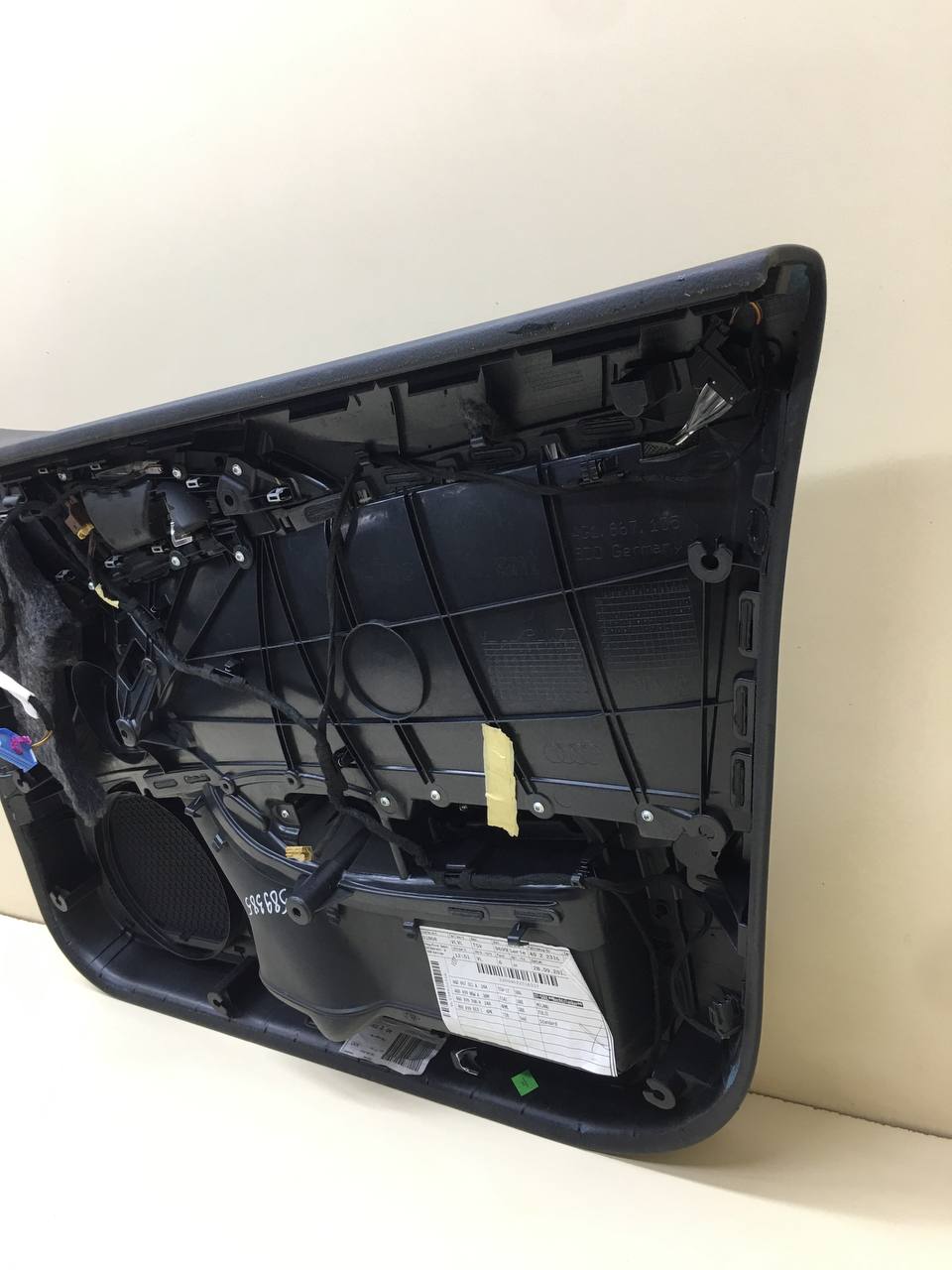 Обшивка двери передней левой Audi A6 (C7) 2011>