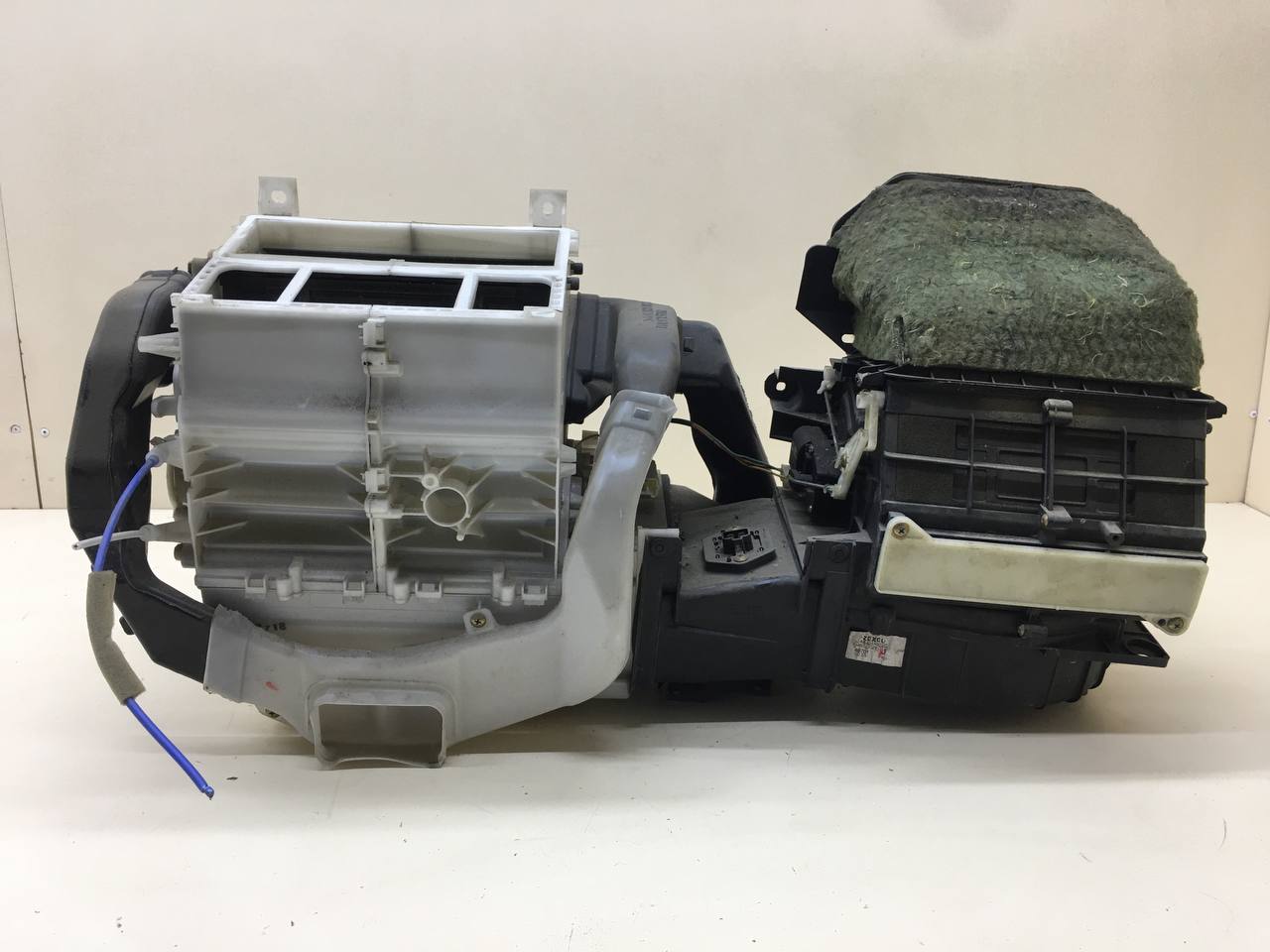 Корпус отопителя Mitsubishi Lancer 9  (CS/Classic) 2000-2011