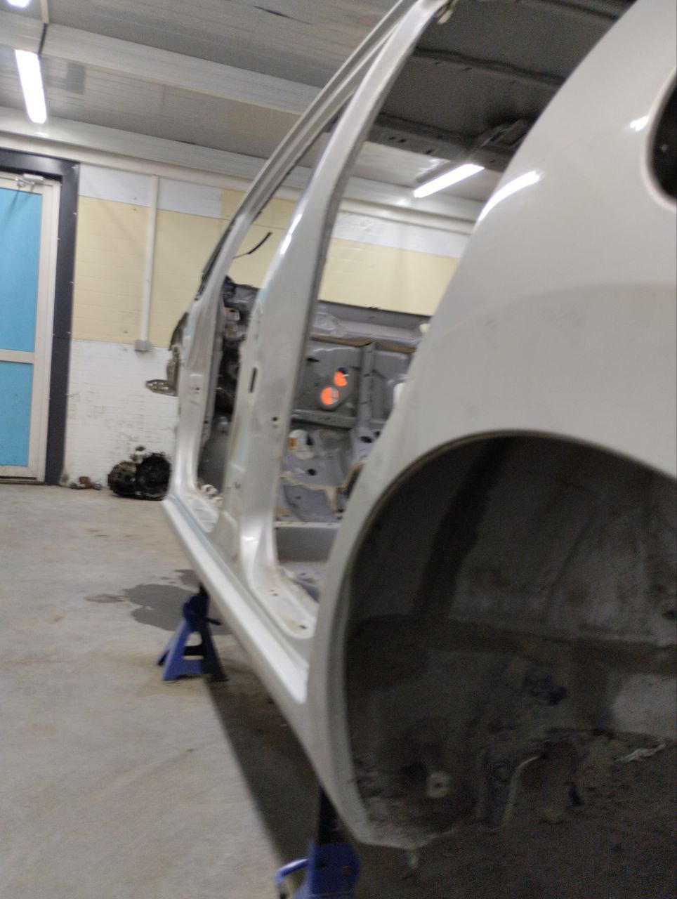 Порог со стойкой левый Toyota Auris (E150) 2006-2012