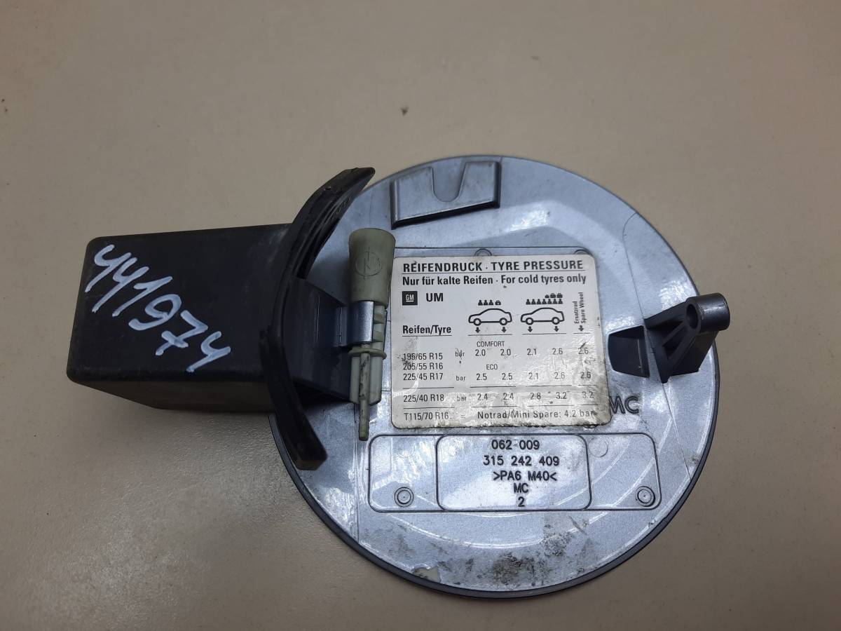 Лючок бензобака Opel Zafira (B) 2005-2012