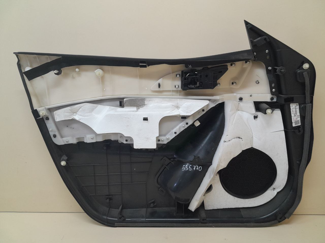 Обшивка двери передней правой Mazda Mazda 3 (BM) 2013-2016