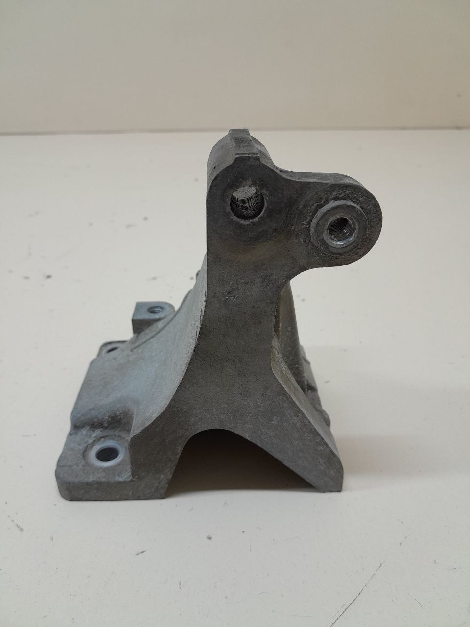 Кронштейн генератора Toyota Rav 4 (A30) 2006-2013 Кронштейн генератора Toyota Rav 4 (A30) 2006-2013