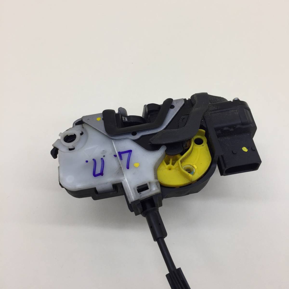 Замок двери передней левой Chevrolet Cruze (J300) 2009-2016