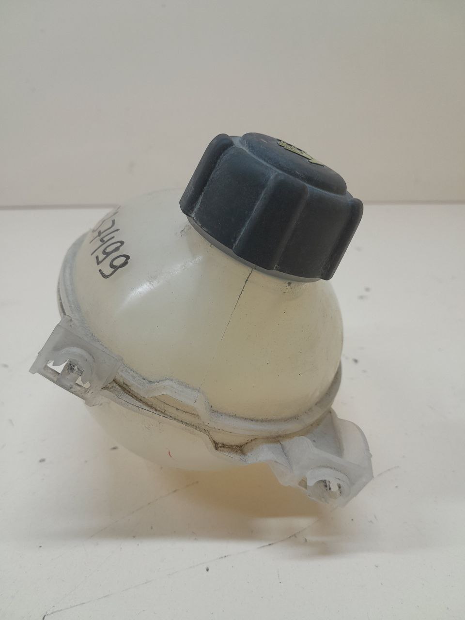 Бачок расширительный Renault Duster (HSA, HSM) 2012> Бачок расширительный Renault Duster (HSA, HSM) 2012>