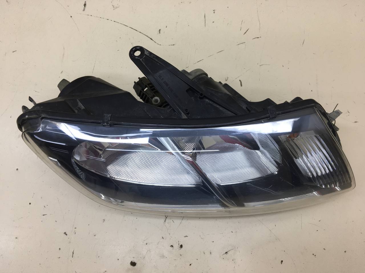 Фара правая Renault Sandero Stepway (5S) 2014-2022 Фара правая Renault Sandero Stepway (5S) 2014-2022