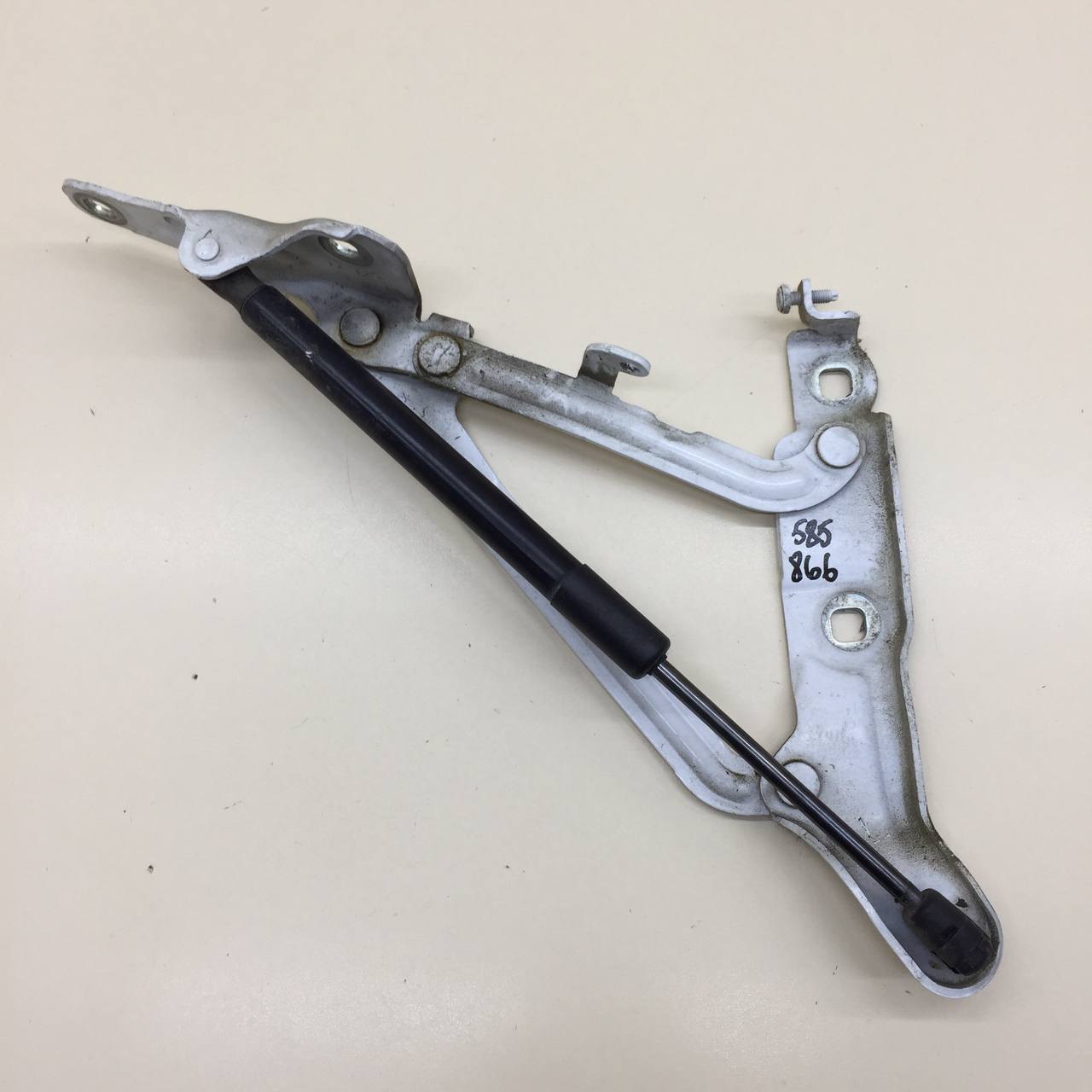 Петля крышки багажника Ford Mondeo 4 2007-2015