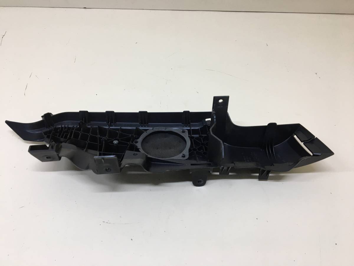 Держатель задней полки BMW 1-series E87/E81 2004-2011